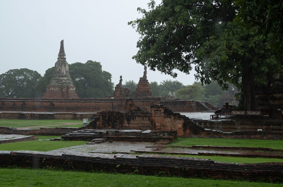 Anuradhapura — ancient city & Buddhist shrines